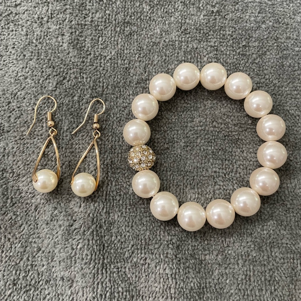 NWOT Faux Pearl Earrings and Bracelet